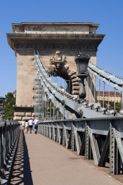 Budapeşte, Macaristan, Avrupa'nın Tuna nehrini ünlü zincir köprü