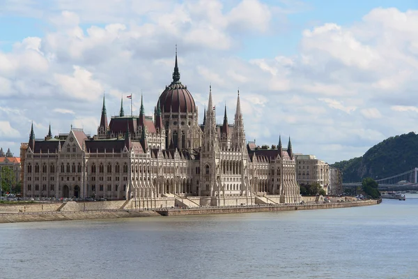 Венгерский парламент — стоковое фото