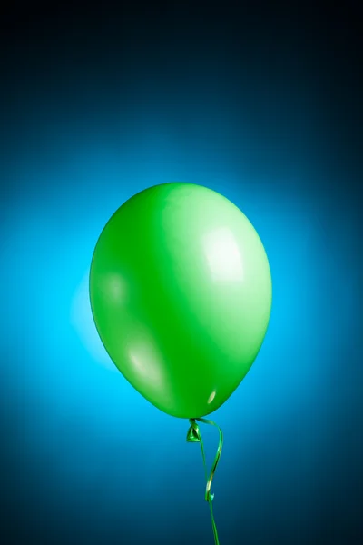 Balão verde festivo — Fotografia de Stock