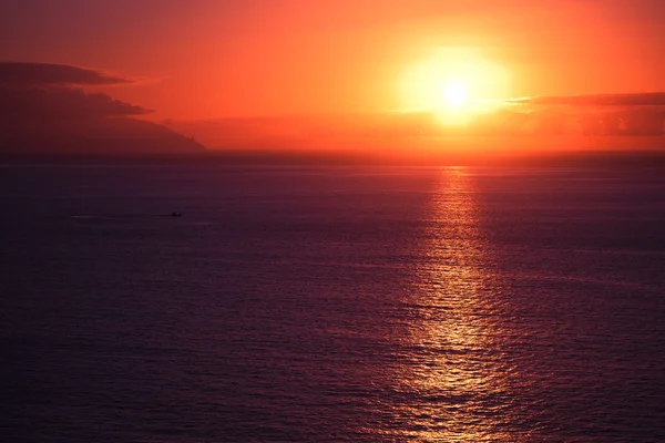 Belo pôr-do-sol na paisagem marinha — Fotografia de Stock