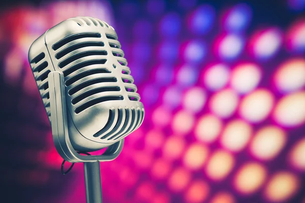 Ρετρό μικρόφωνο σε μοβ φόντο ντίσκο — Φωτογραφία Αρχείου