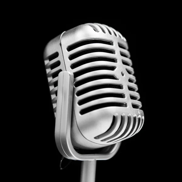 Microfone retro isolado em preto — Fotografia de Stock