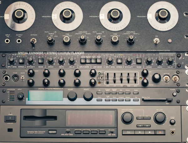 Equipamento de áudio vintage profissional — Fotografia de Stock