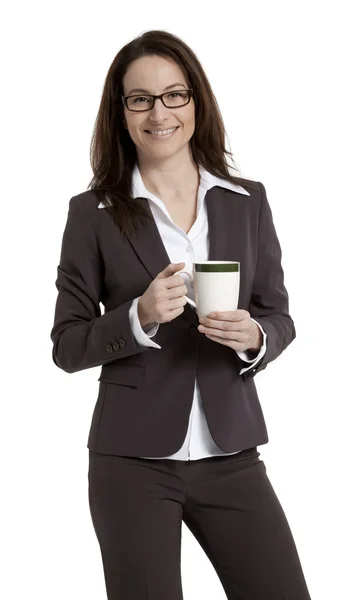 Гарненька ділова жінка з кавовою губкою — стокове фото
