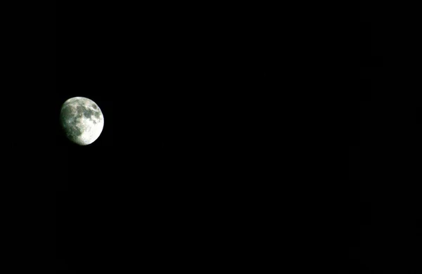 Po prostu zwykła moon — Zdjęcie stockowe