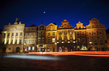 eski çarşı ve ay Poznan