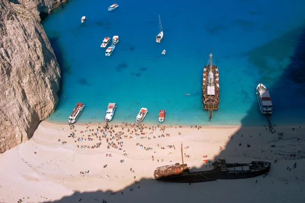 Barcos en la bahía en la isla de Zakynthos —  Fotos de Stock