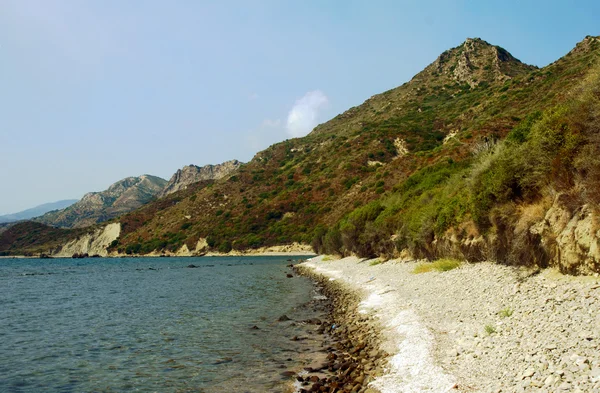 Pláž s rockem na ostrov zakynthos — Stock fotografie
