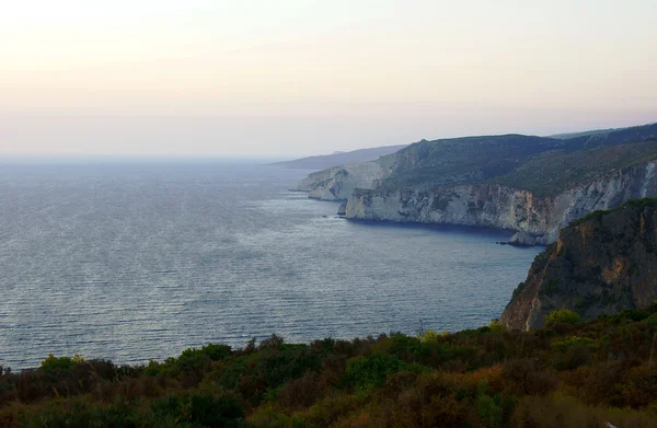 Wybrzeże z klifu w wyspa zakynthos — Zdjęcie stockowe