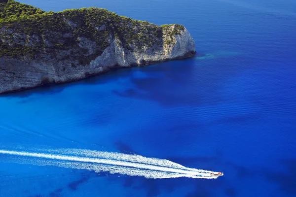 Viagem de barco a motor, ilha de Zakynthos — Fotografia de Stock