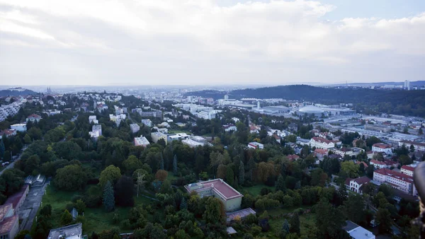 Vista aérea da cidade altamente detalhada com encruzilhada, estradas — Fotografia de Stock