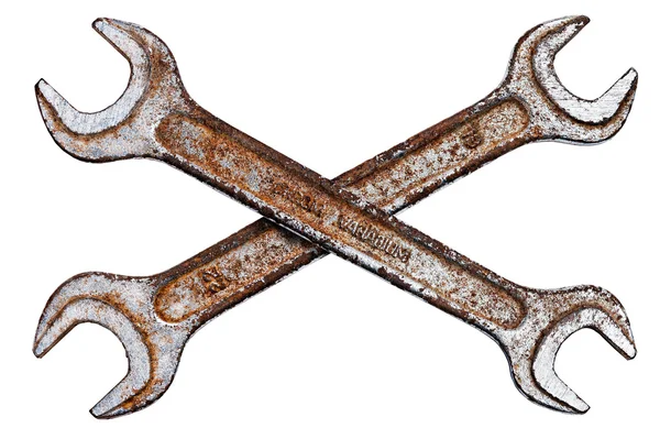 Två gamla rostiga nycklar, isolerade — Stockfoto