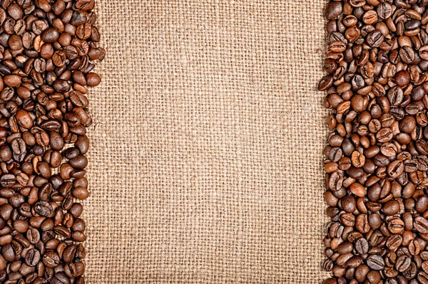 Κόκκους καφέ και λινάτσα — Φωτογραφία Αρχείου