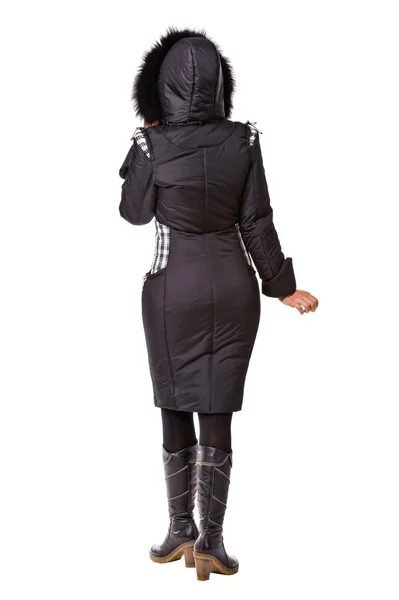 Hátsó nézet nő télen fekete kapucnis kabát — Stock Fotó