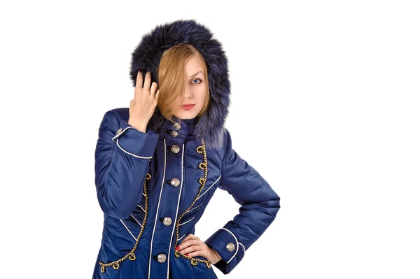 Jovem mulher no casaco de peles de inverno — Fotografia de Stock