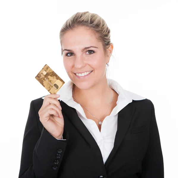 Kredi kartı tutan iş kadını — Stok fotoğraf