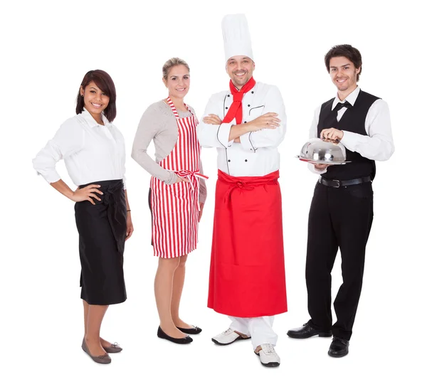 Группа поваров и официантов — стоковое фото