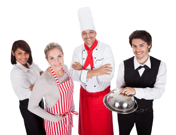 Grupp av kock och serveringspersonal — Stockfoto