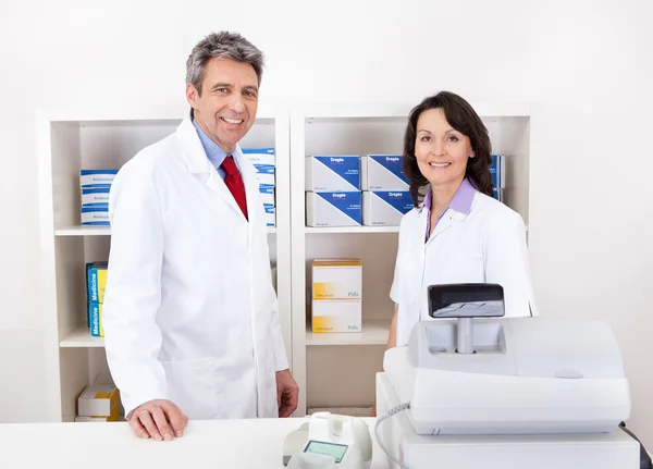 Portrait of two pharmacists — Stock Photo, Image