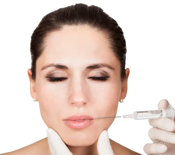 Şevval Özçelik Güzellik kadın yüzü enjeksiyon yapıyor — Stok fotoğraf