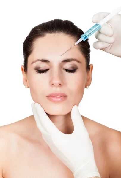 Esteticista haciendo inyección facial a la mujer — Foto de Stock