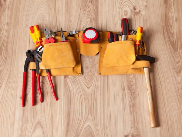 Cinturón de herramientas con varias herramientas — Foto de Stock
