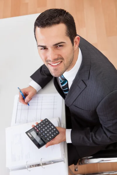 Accountant working at the office — Stock Photo, Image