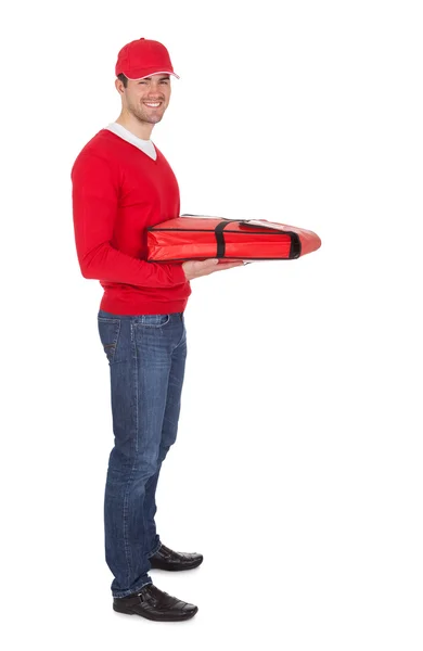 Портрет хлопчика з доставкою піци з термальною сумкою — стокове фото