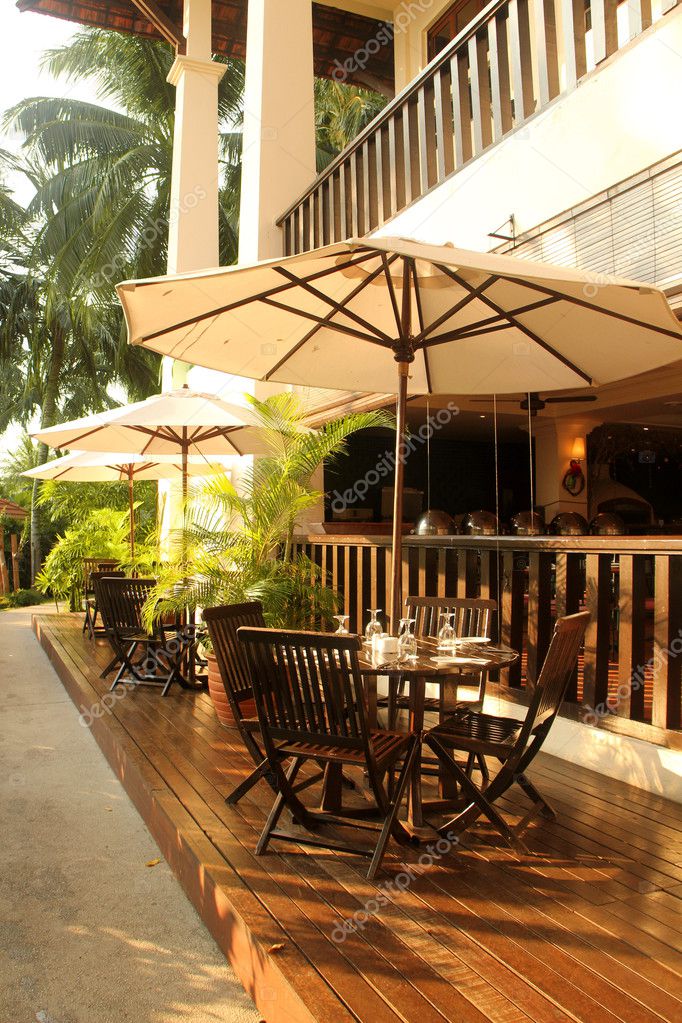 restaurant tropical
