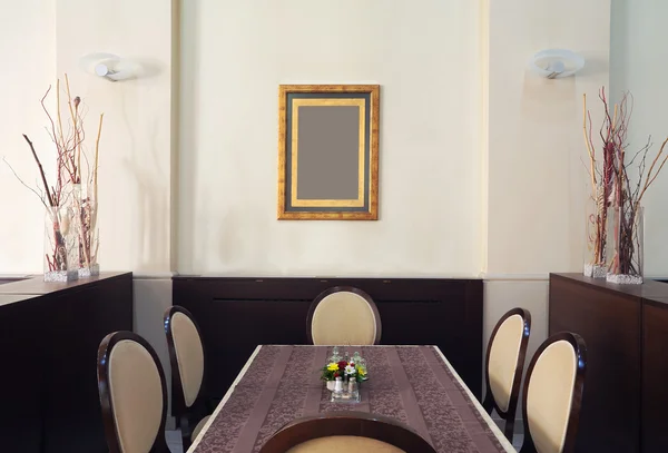Restaurant tafel en stoelen — Stockfoto