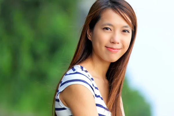 Asiatische Frauen bei outdoor — Stockfoto