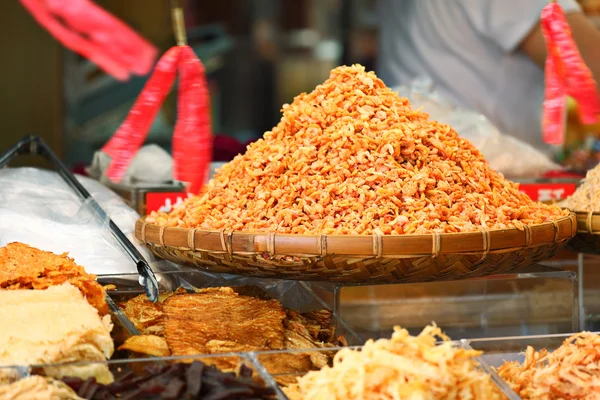 Camarones secos en el mercado chino —  Fotos de Stock