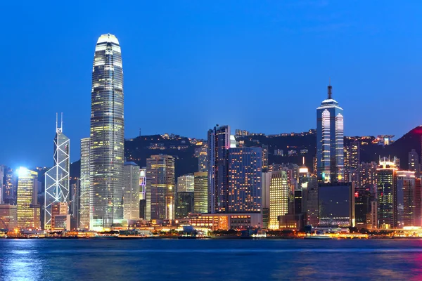 Hong kong paisaje urbano por la noche Imagen de stock
