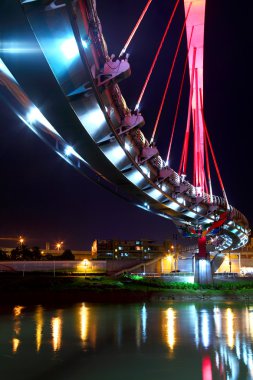 Tayvan 'da gece köprüsü