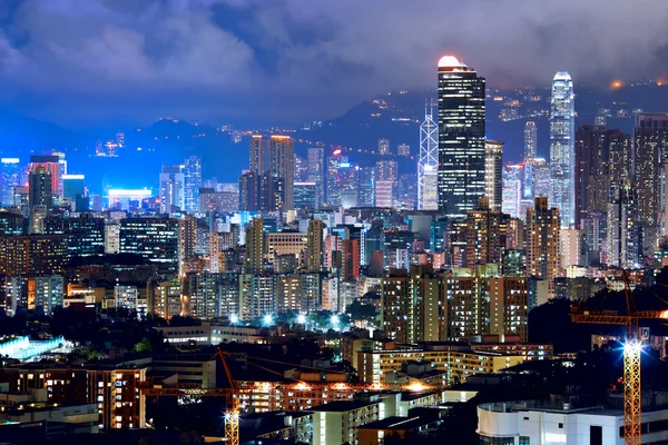 Innenstadt in Hongkong Blick von hoch oben in der Nacht — Stockfoto