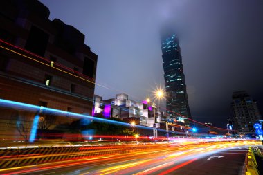 Taipei trafik ışıkları ile gece