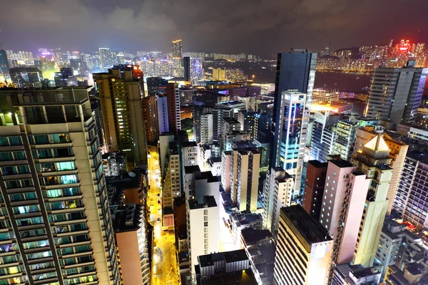 市中心高在晚上从香港视图中 — 图库照片