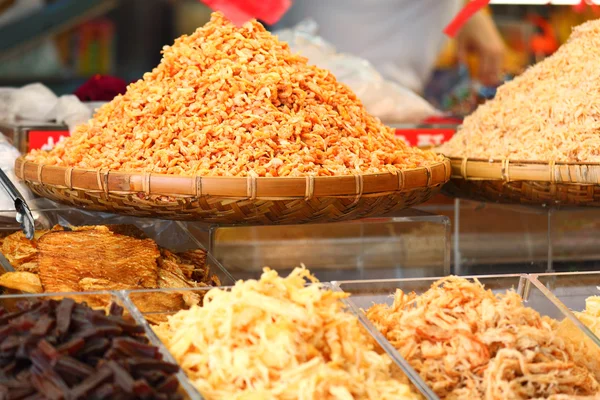 Sušené garnáty v čínském trhu — Stock fotografie
