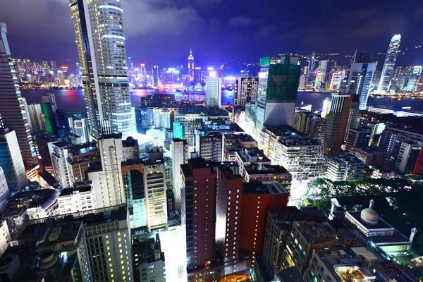 Hong kong s mnoha výšková budova v noci — Stock fotografie