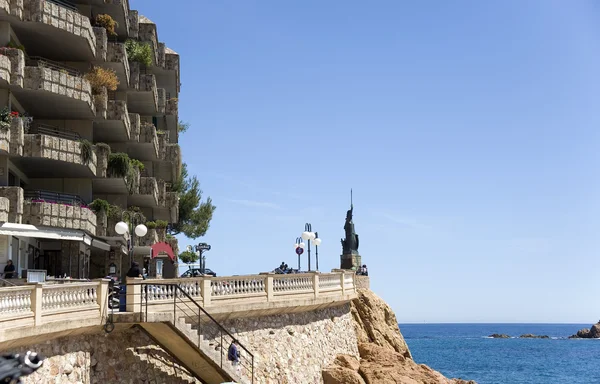 Španělsko. pohled na nábřeží a hotel tossa de mar — Stock fotografie