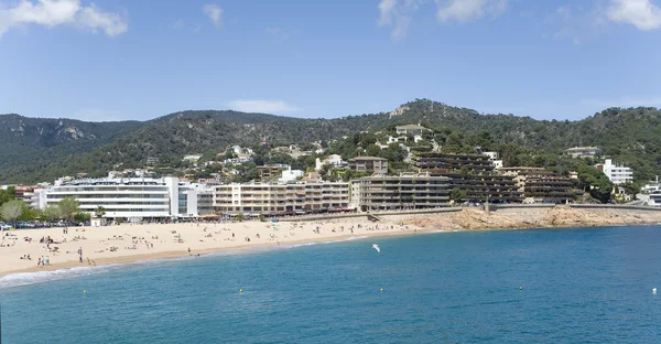 Spagna. Una spiaggia nel resort Tossa de Mar . — Foto Stock