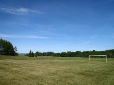 futbol sahası hedefi ile