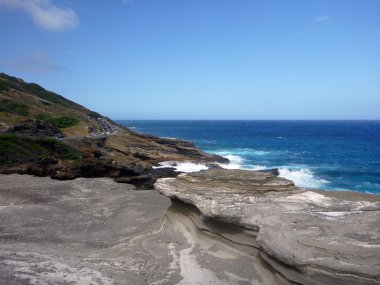 Oahu güneydoğu köşesinde yolda