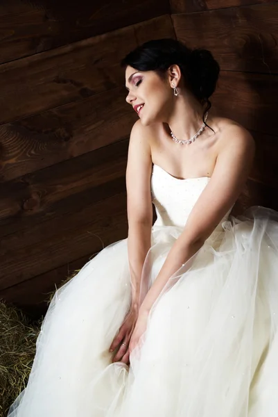 Bride in the barn — Stock Photo, Image