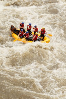 Whitewater Rafting Macerası