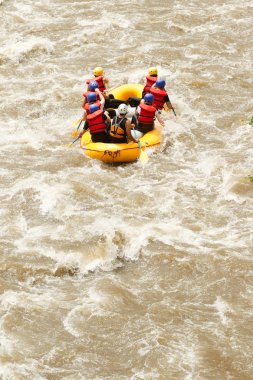 Whitewater Rafting Macerası