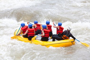 Whitewater Rafting Macerası