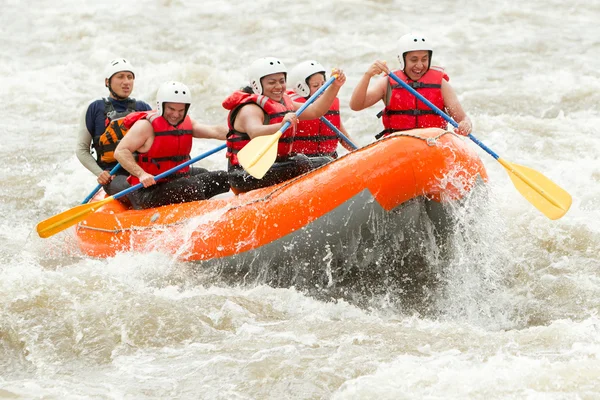 Rafting sur la rivière Whitewater — Photo
