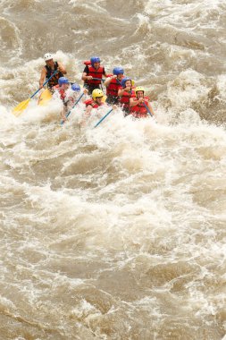 Whitewater Rafting Macerası