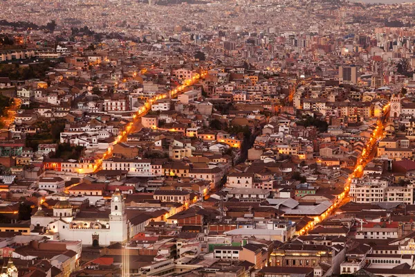 Quito al anochecer — Foto de Stock